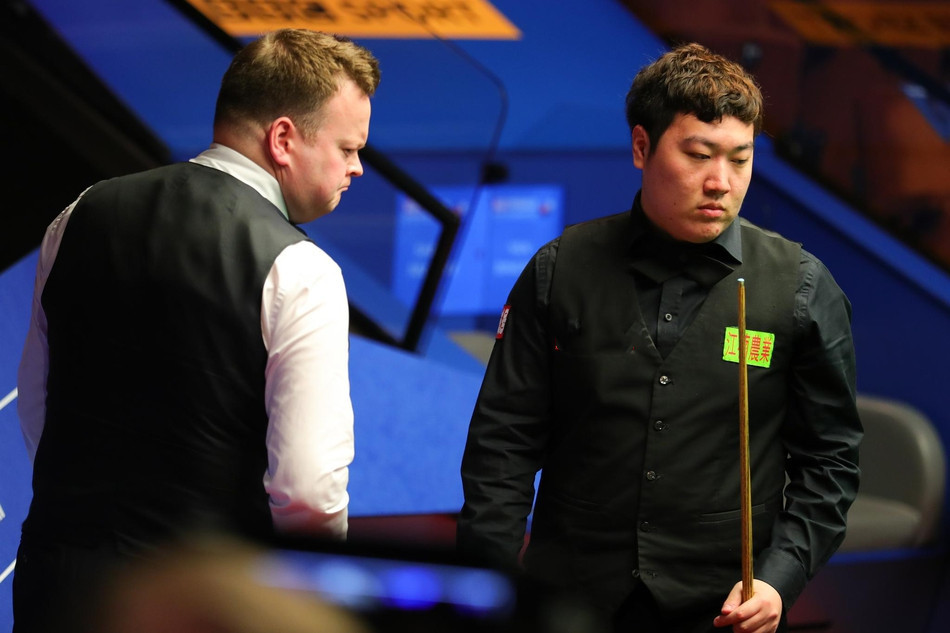 场上裁判的 场上裁判的