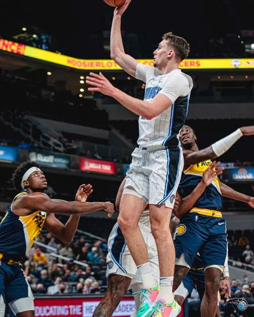 低风险高回 低风险高回